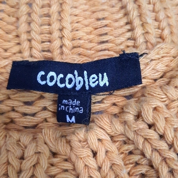 Cocobleau Chunky Knit Oversized Heart Pompom Sweater - Picture 2 of 4